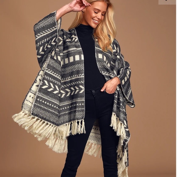 NWT • Lulu's • Black and White Print Poncho - Picture 1 of 3